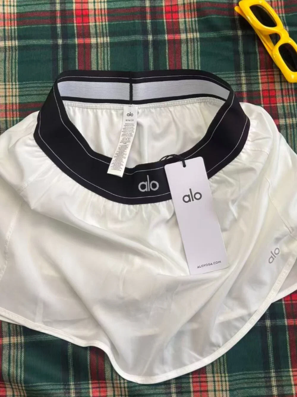 ALO Yoga love clean
